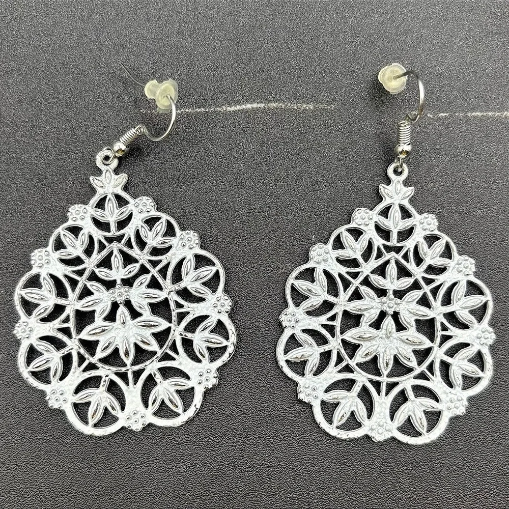 Silver Filigree Teardrop Dangle Earrings Boho Floral‎ Lightweight Statement